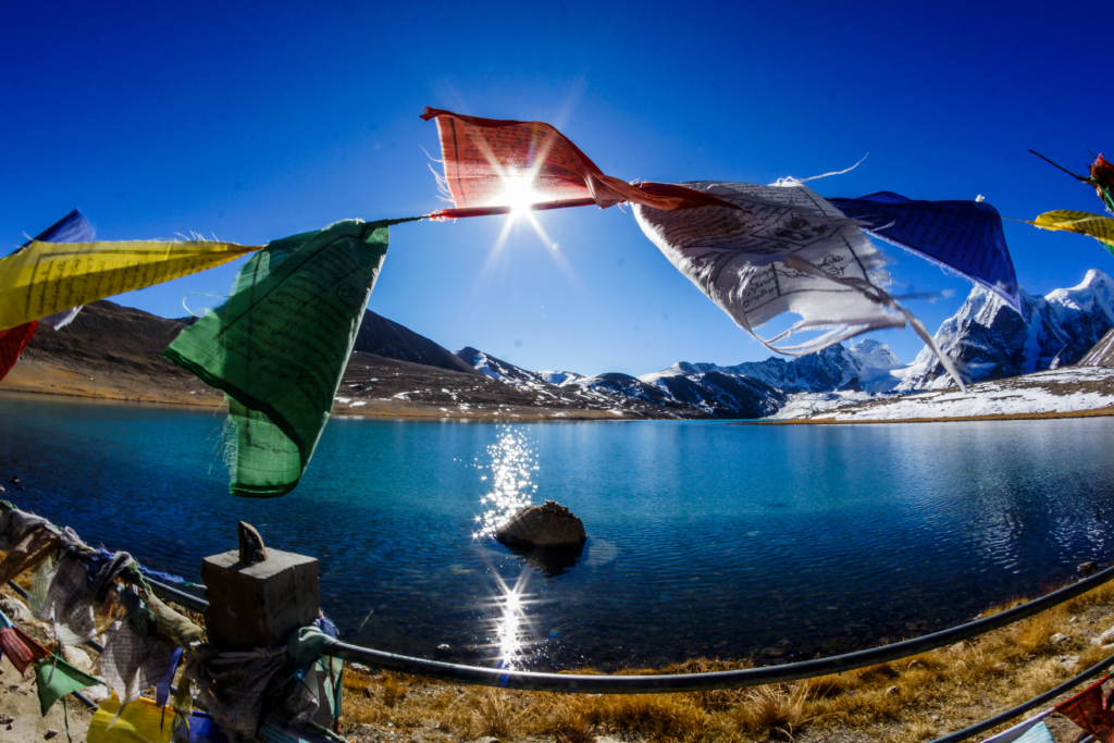  Gurudongmar Lake (Sikkim)